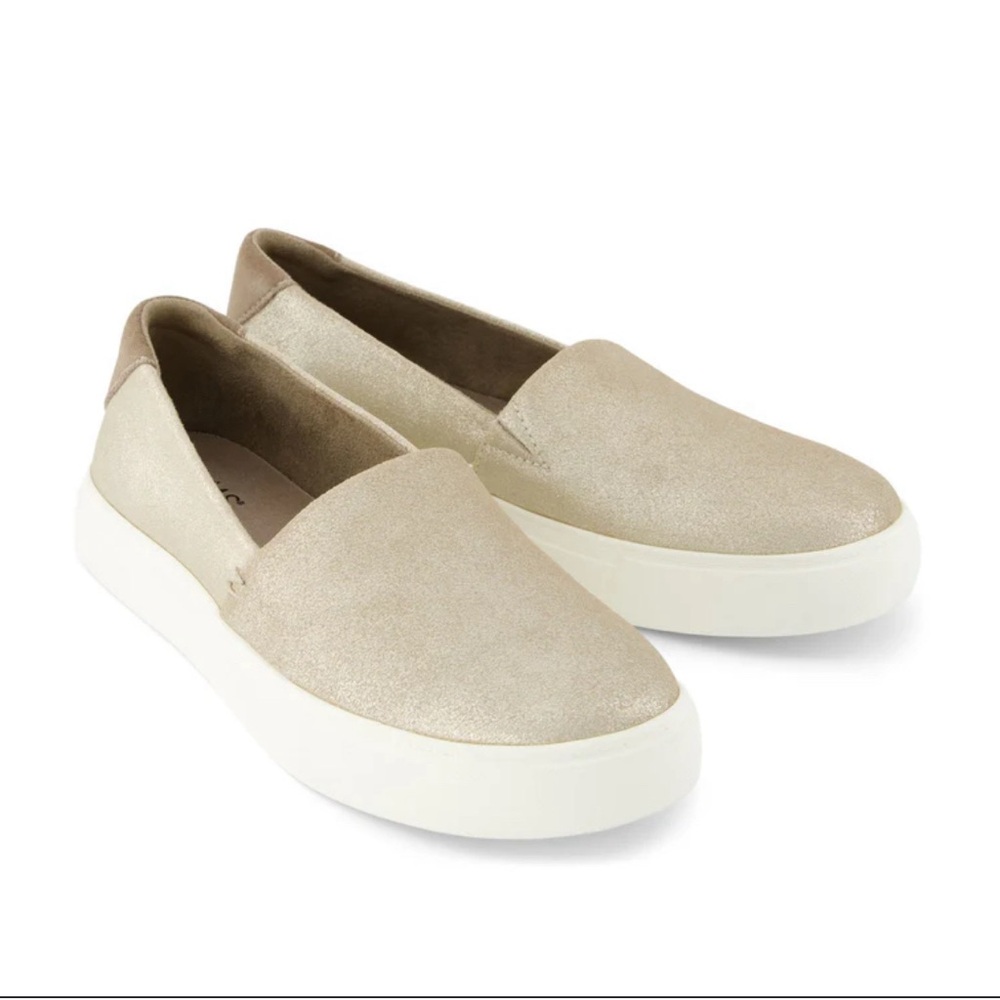 Toms NWOT Kameron Champagne Metallic Suede Comfortable Slip-On Loafers